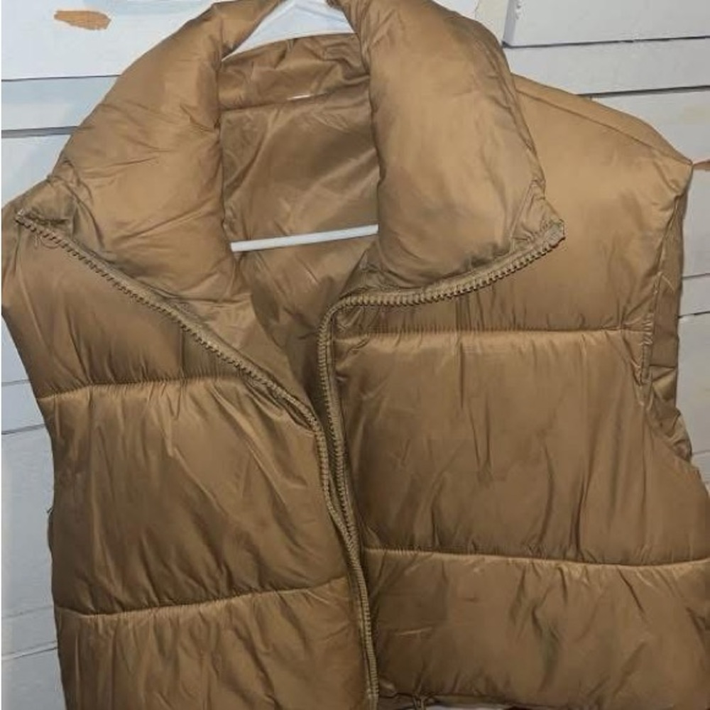 Chic Tan Quilted Vest